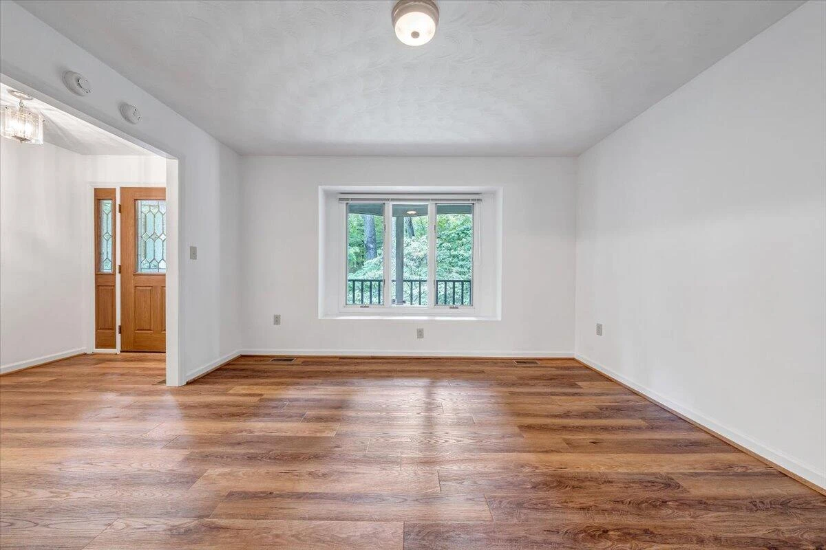 112 Sedgefield LN - Photo 6