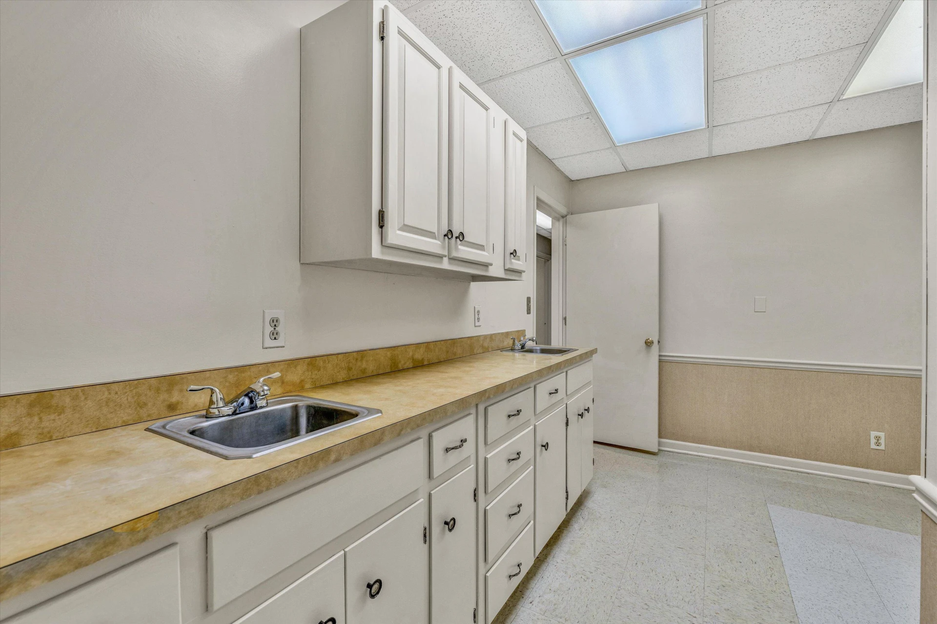 1930 Braeburn DR - Photo 28