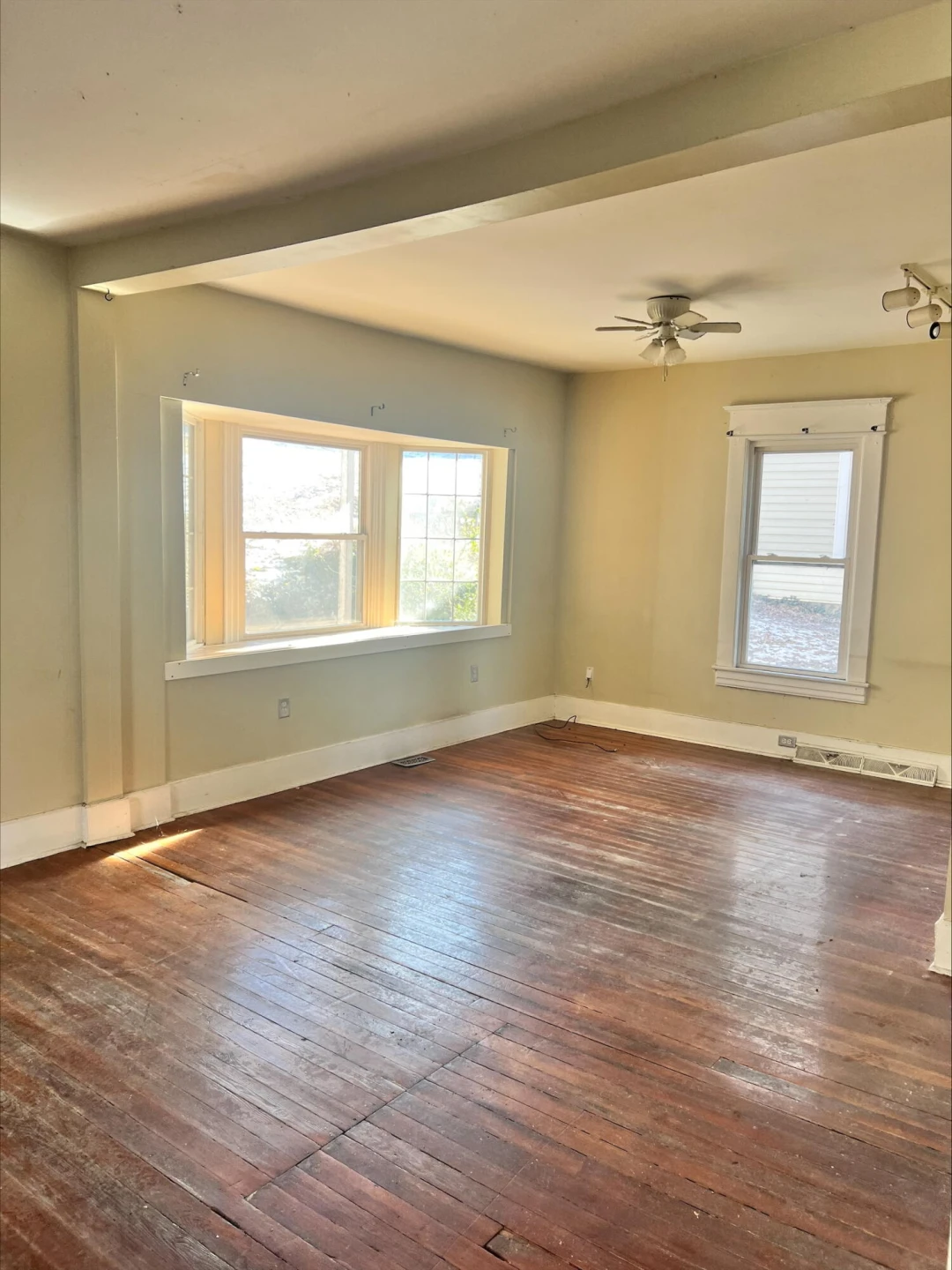 906 5th ST - Photo 10