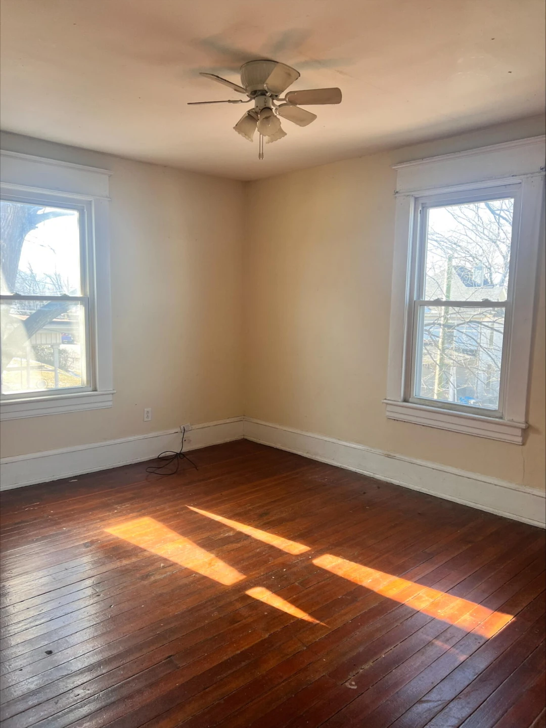 906 5th ST - Photo 4