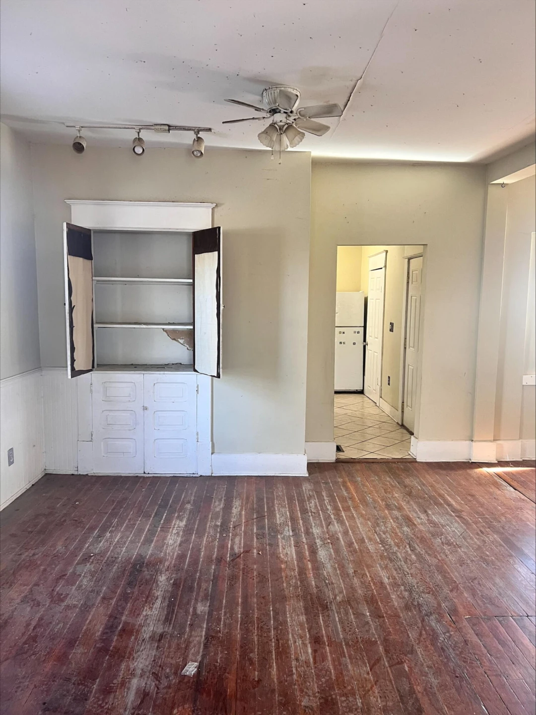 906 5th ST - Photo 7