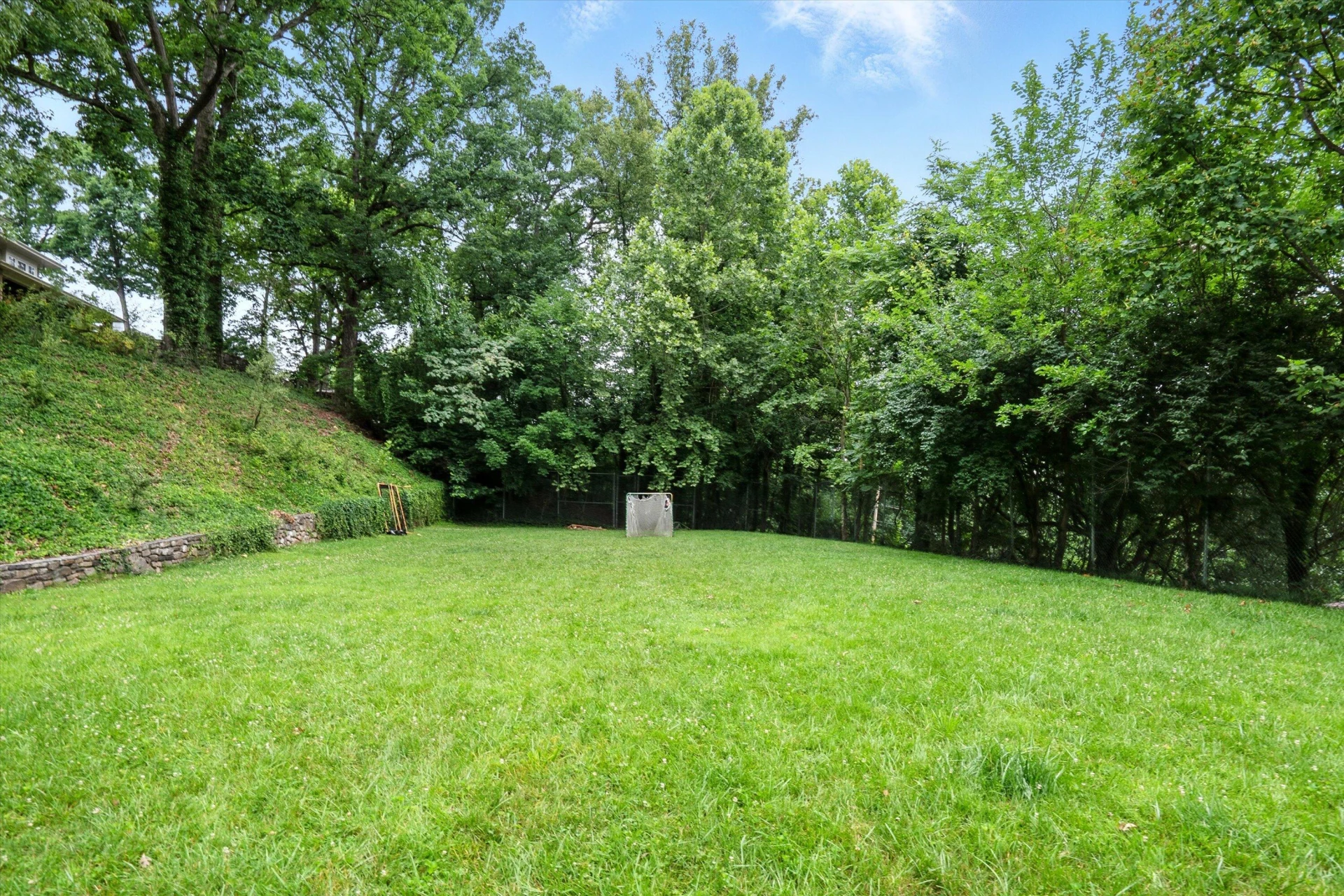 0 Avenham AVE - Photo 2