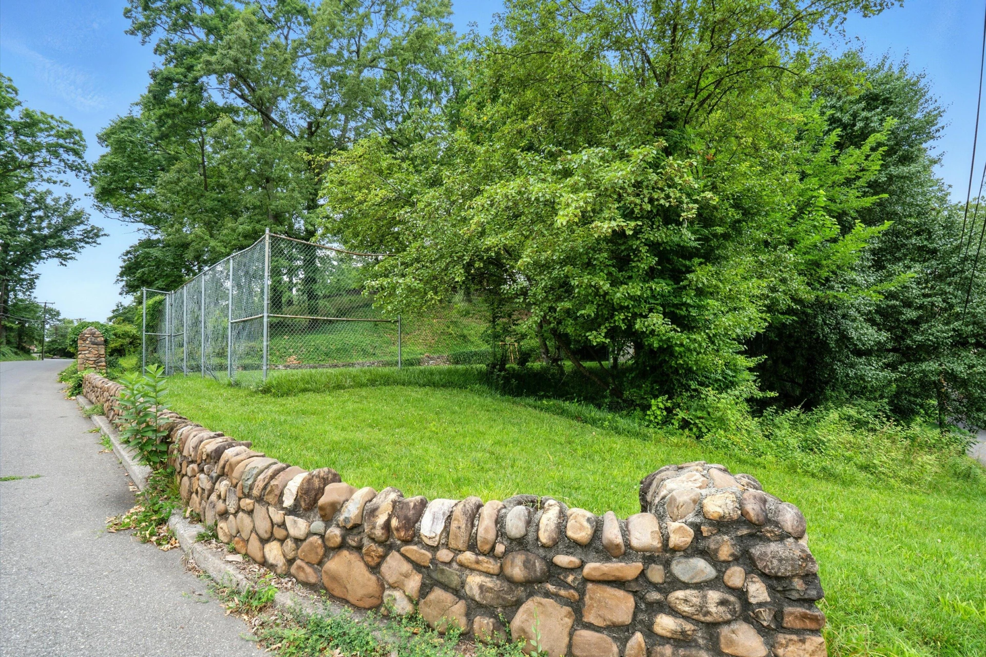 0 Avenham AVE - Photo 4