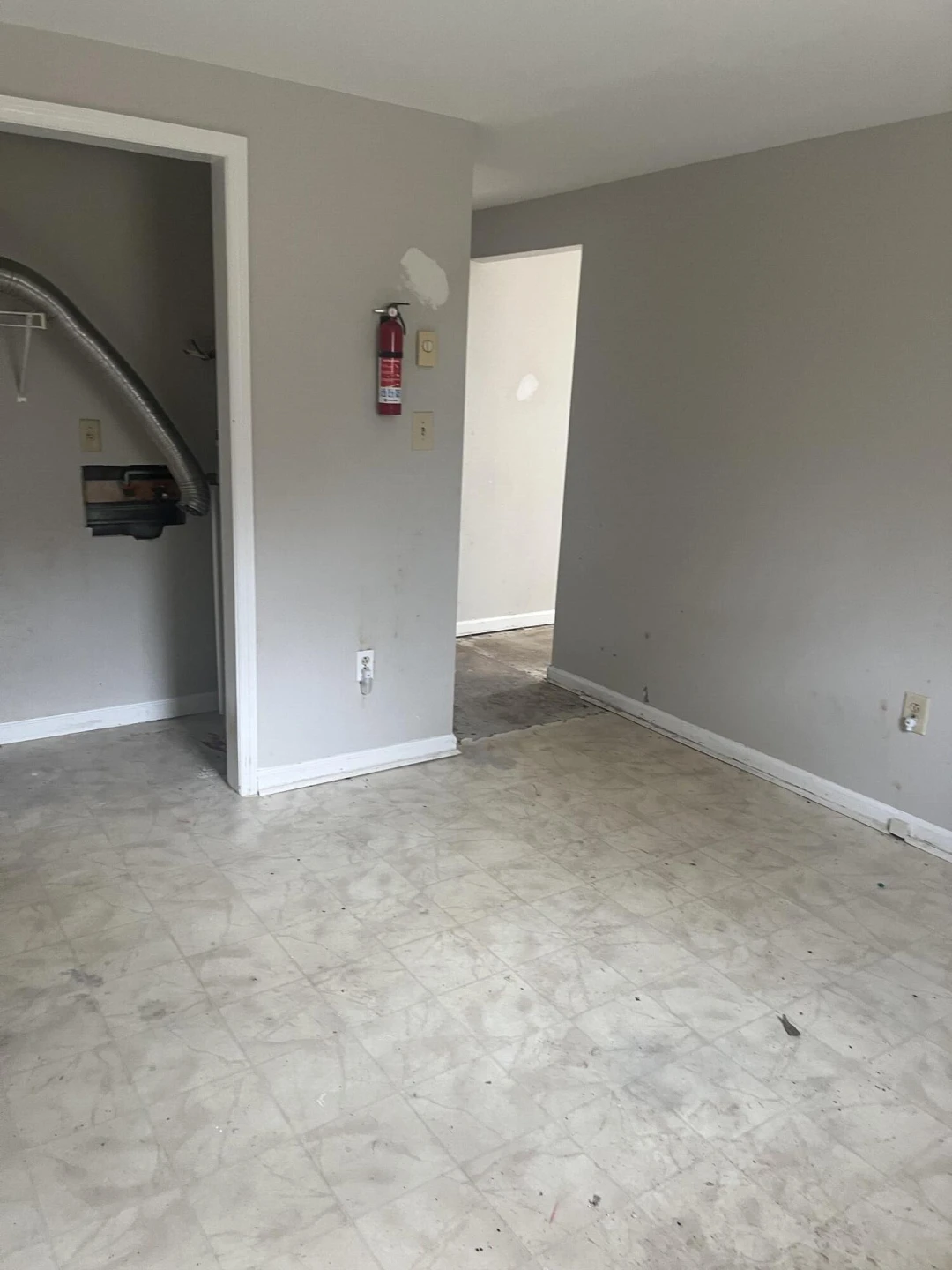 1701 Mayfield DR - Photo 2