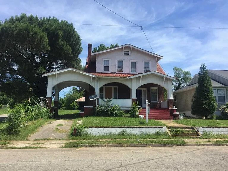 2229 Hanover AVE