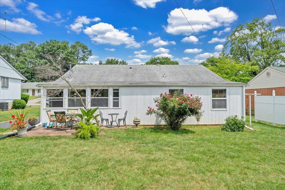 1430 Antrim ST - Photo 26