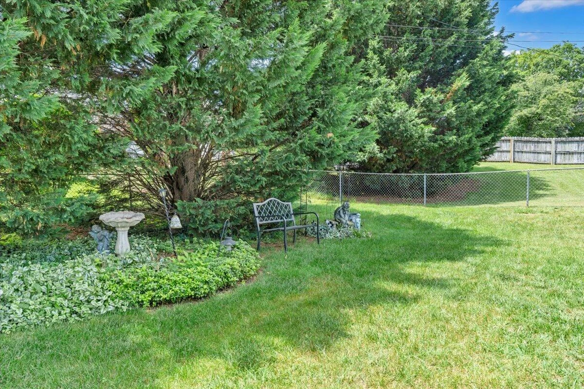 1430 Antrim ST - Photo 29