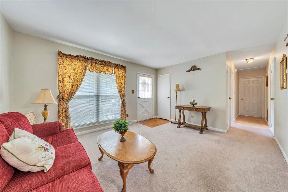 1430 Antrim ST - Photo 8