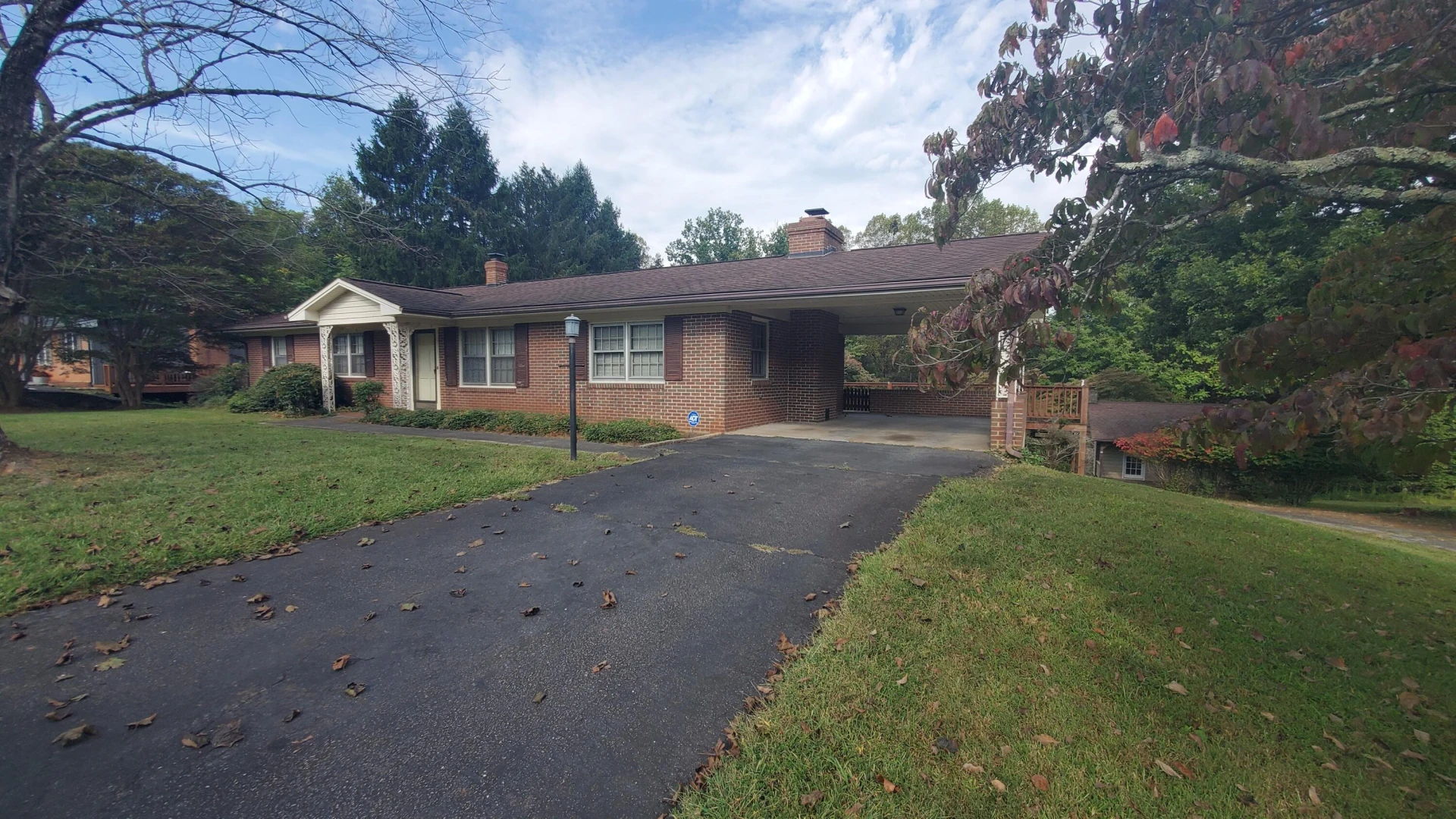 1359 Longview DR