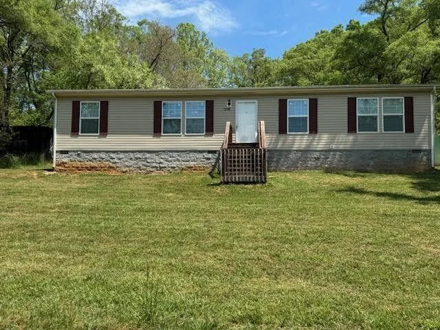 2448 EASTLAND RD