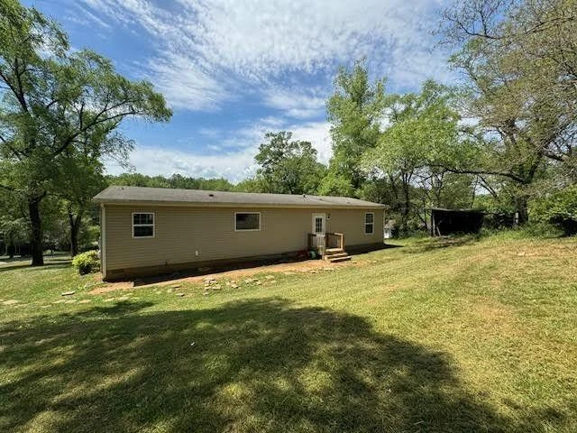 2448 EASTLAND RD - Photo 16