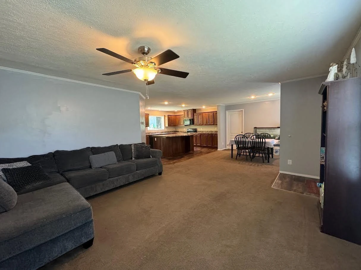 2448 EASTLAND RD - Photo 2