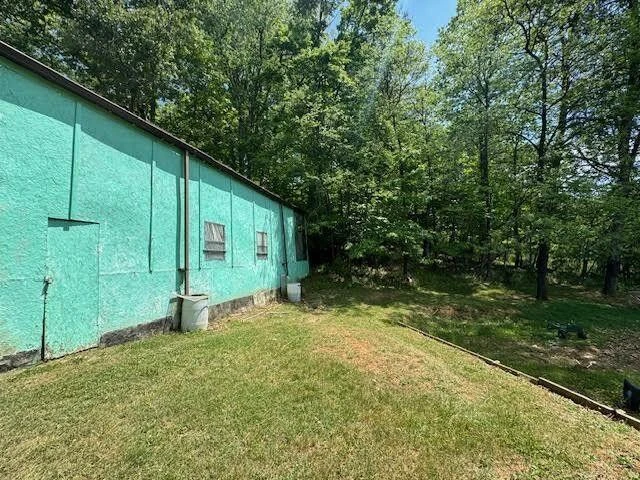 2448 EASTLAND RD - Photo 21