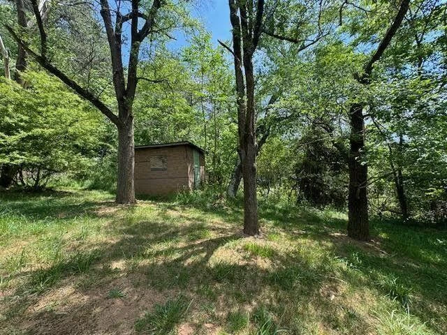 2448 EASTLAND RD - Photo 22