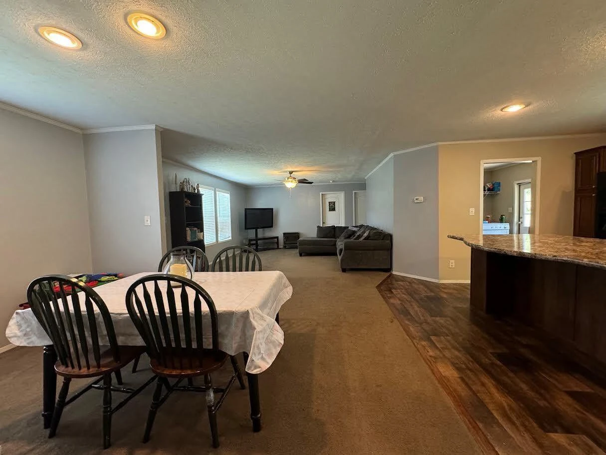 2448 EASTLAND RD - Photo 3
