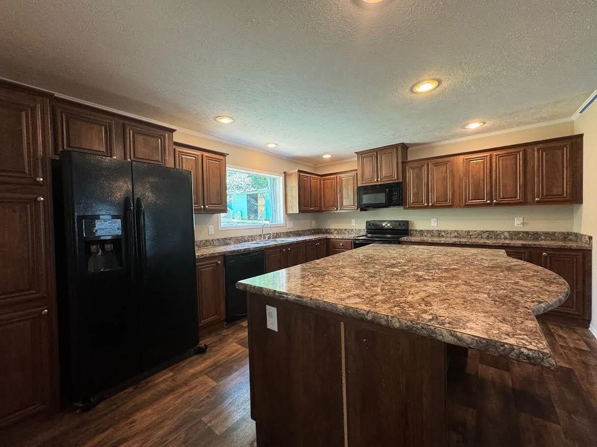 2448 EASTLAND RD - Photo 5