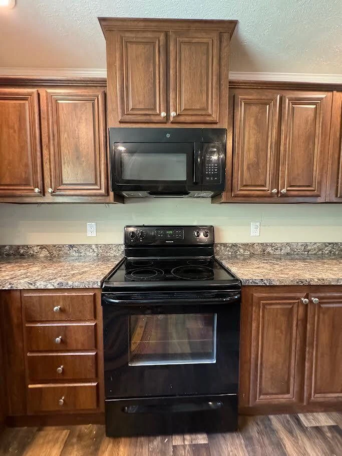 2448 EASTLAND RD - Photo 7