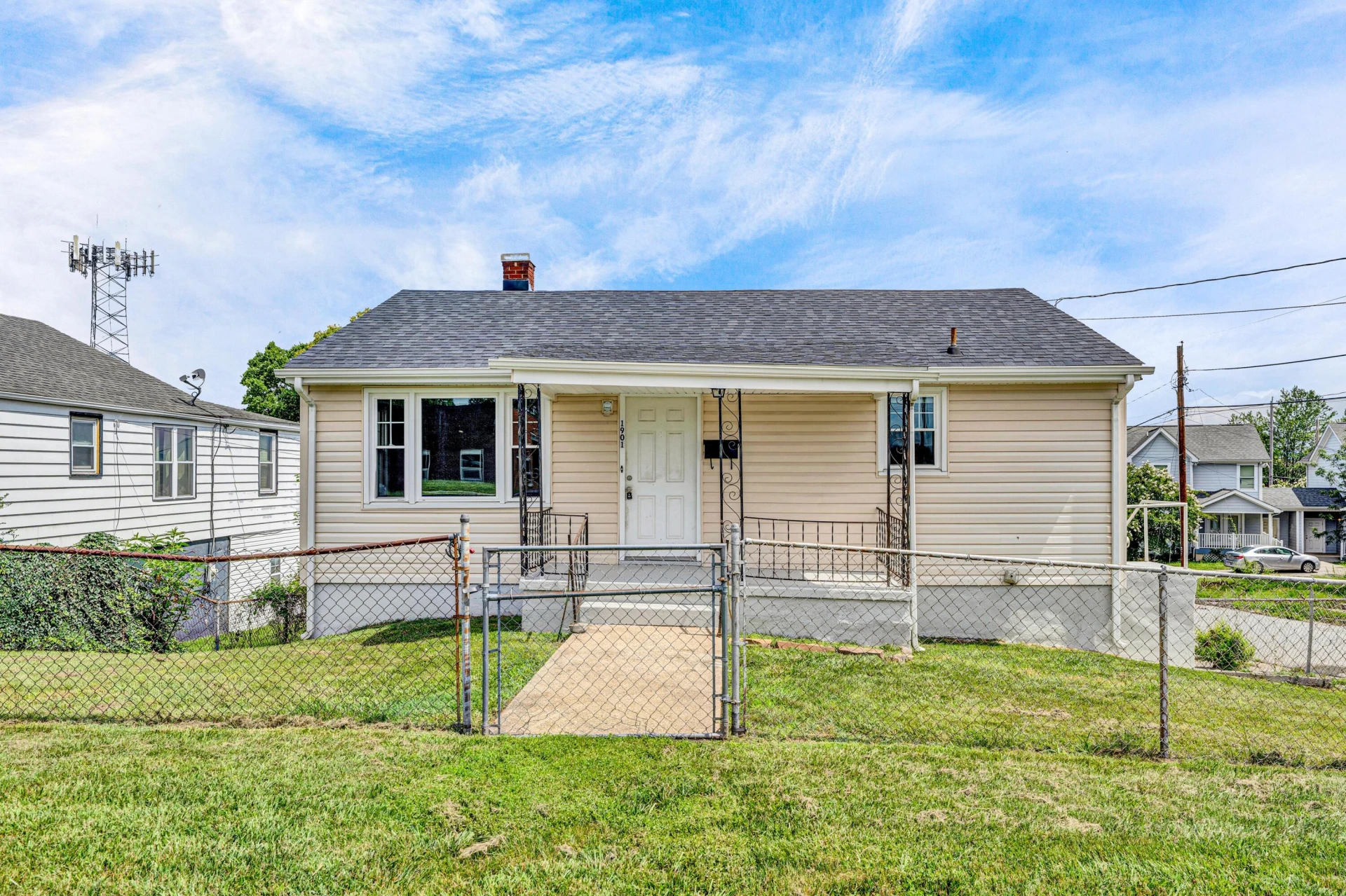 1901 Salem AVE