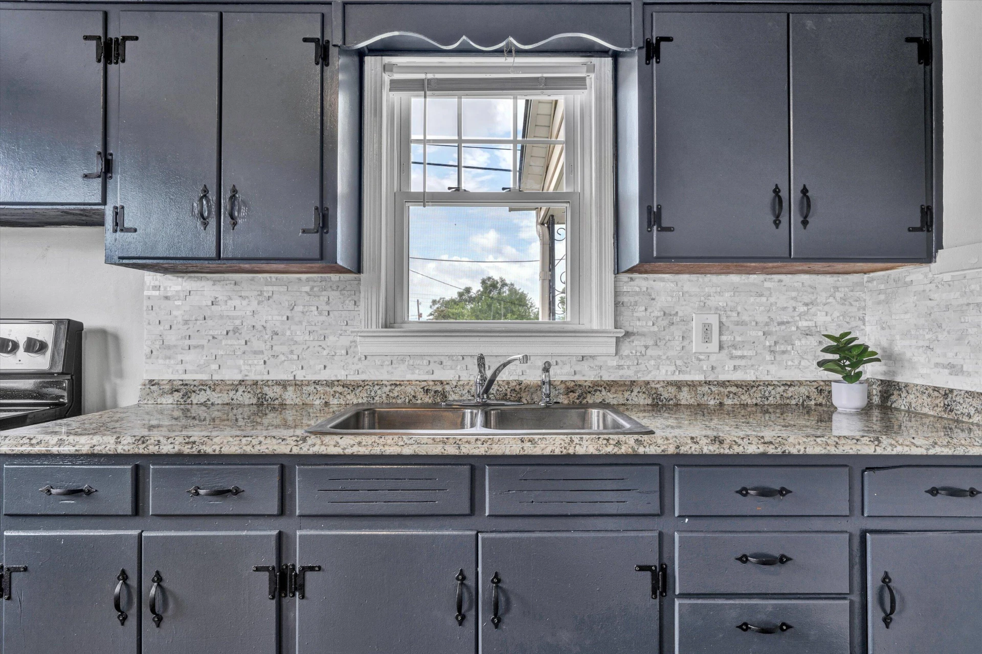 1901 Salem AVE - Photo 10