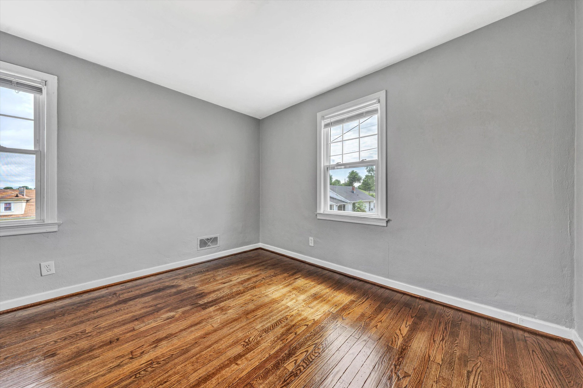 1901 Salem AVE - Photo 12
