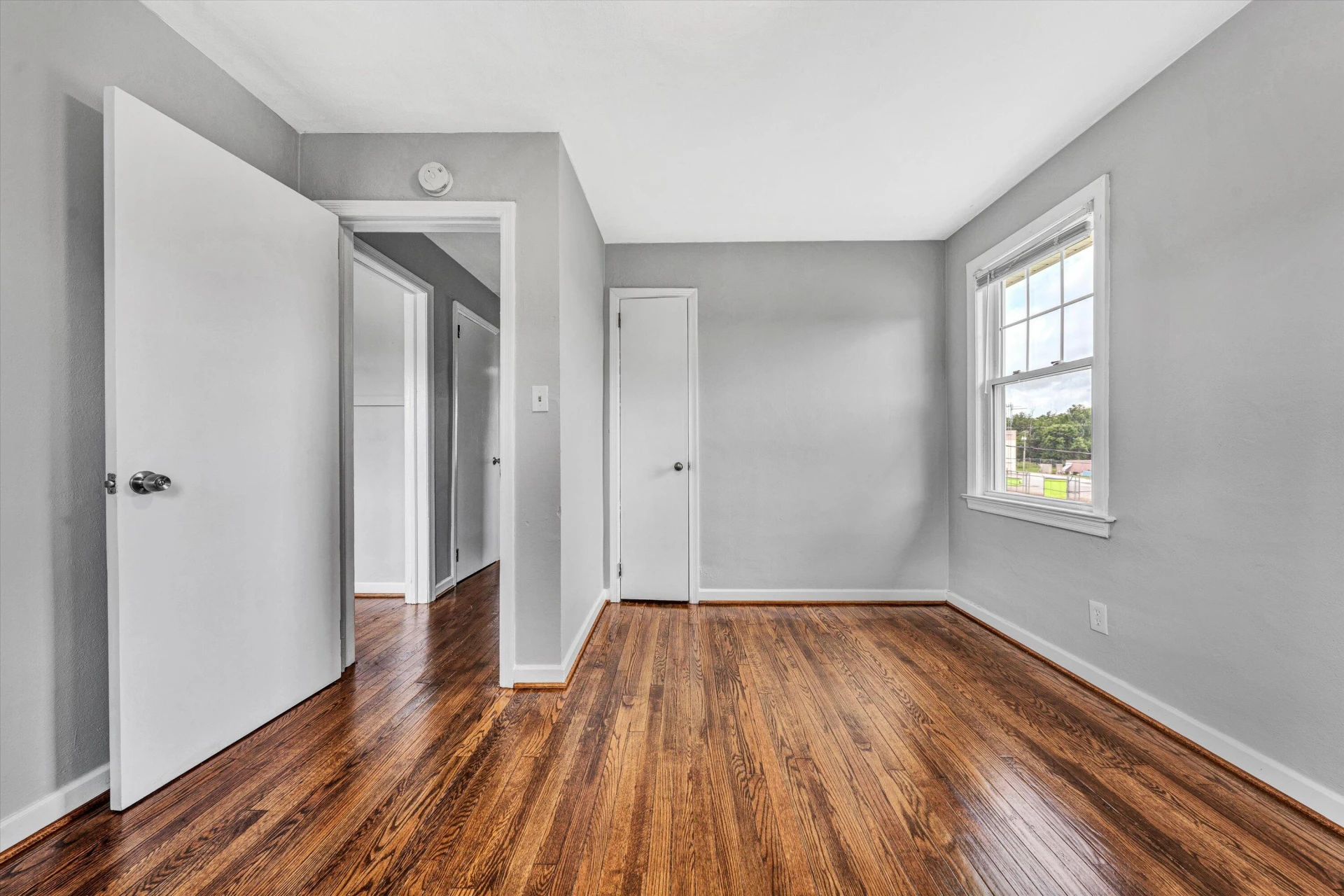 1901 Salem AVE - Photo 13