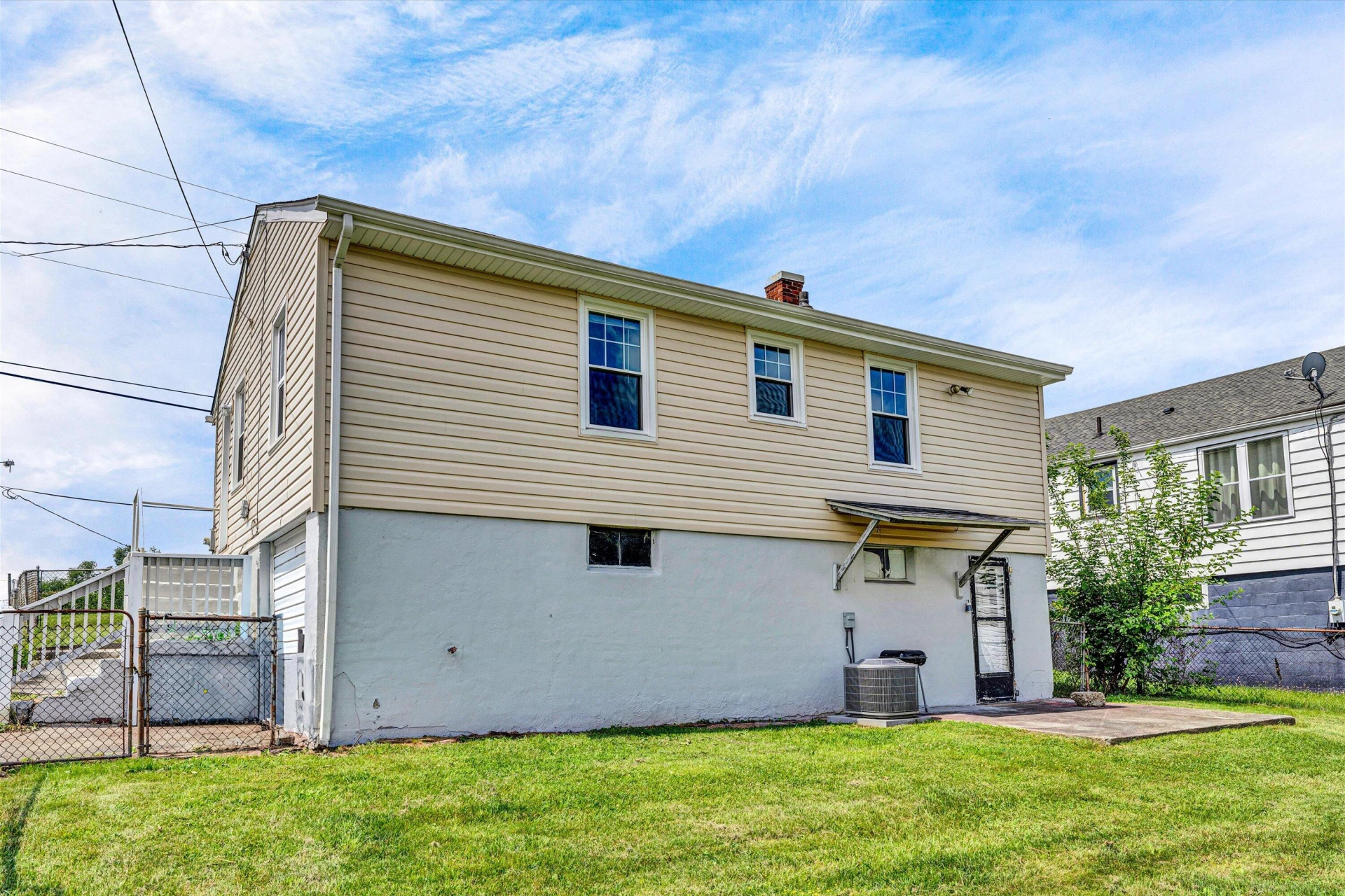 1901 Salem AVE - Photo 19