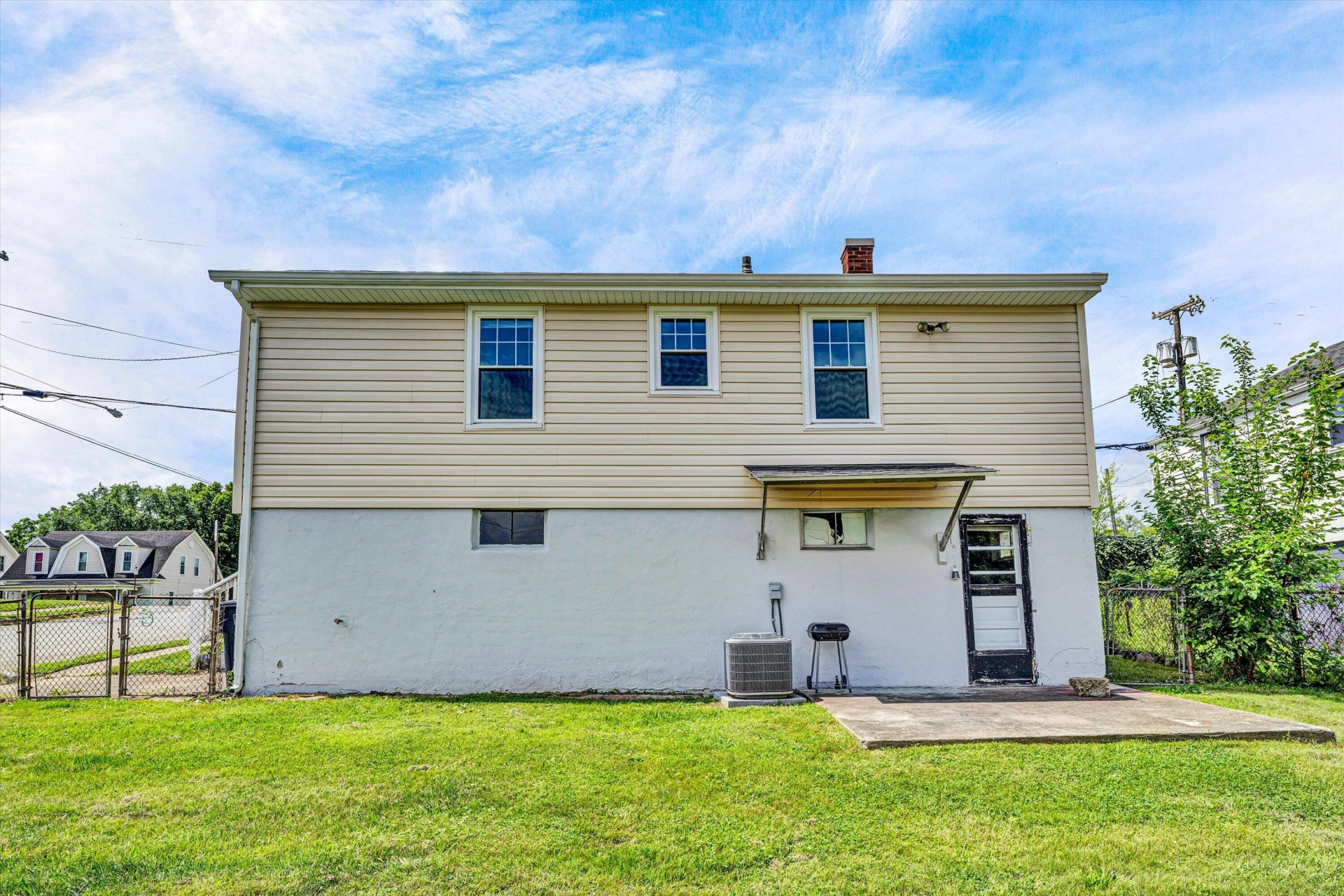 1901 Salem AVE - Photo 22