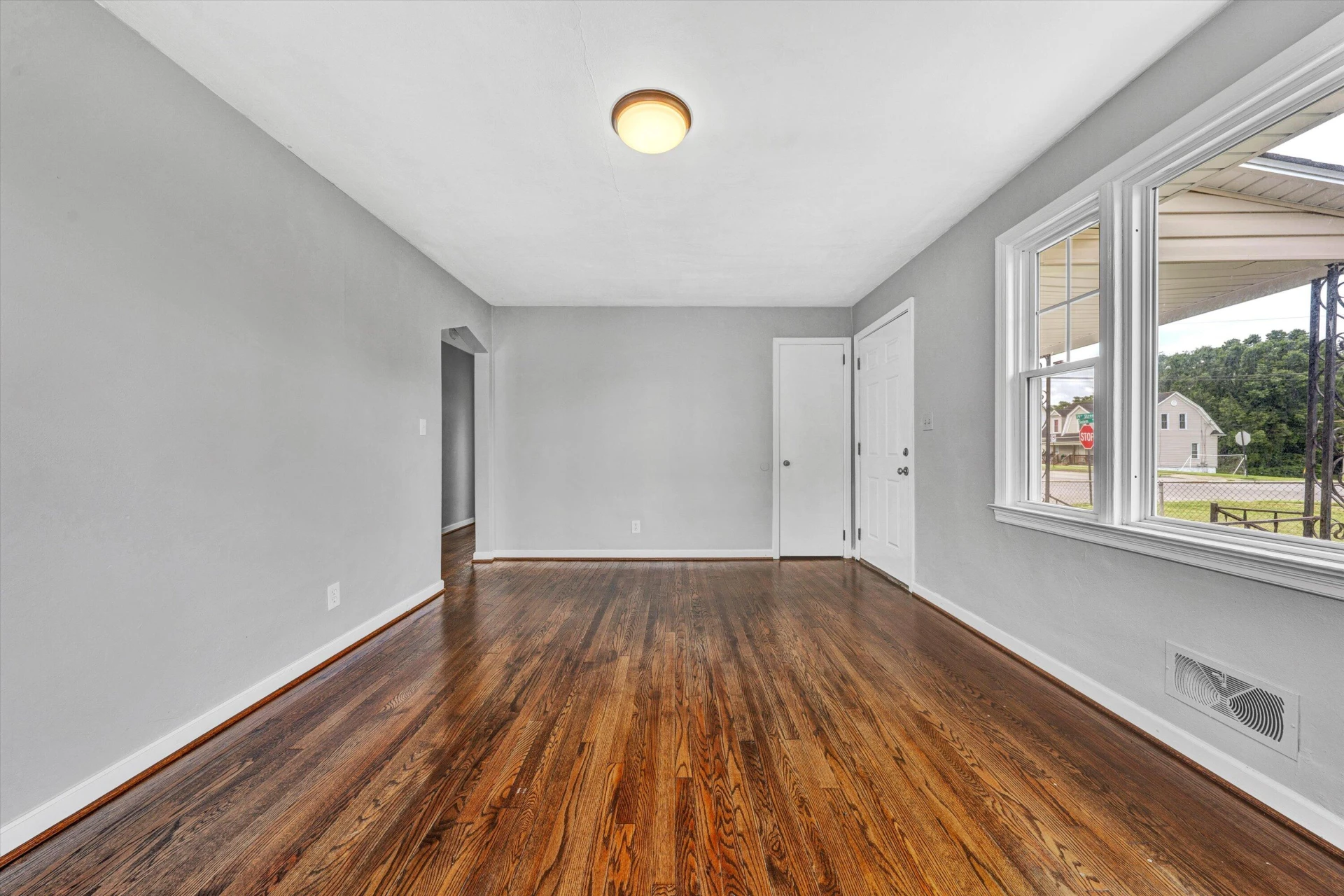1901 Salem AVE - Photo 7