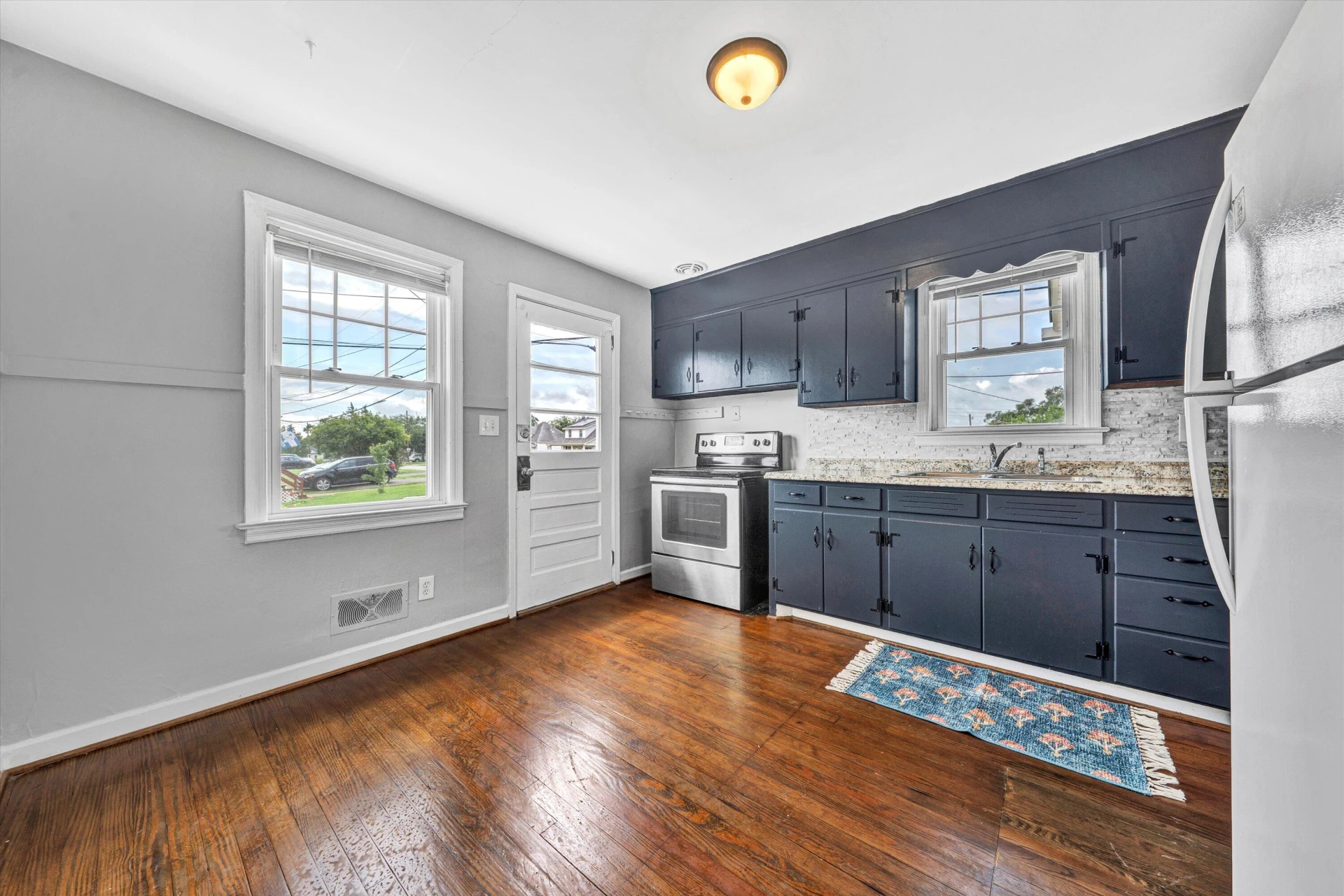 1901 Salem AVE - Photo 8