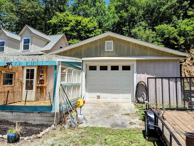 221 Camp Creek RD - Photo 3