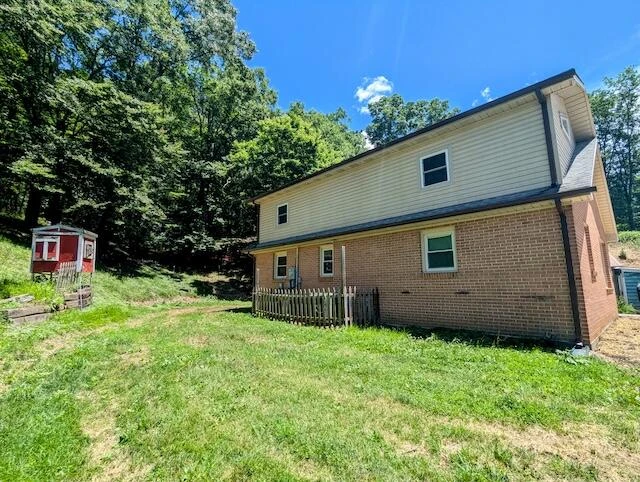 221 Camp Creek RD - Photo 8