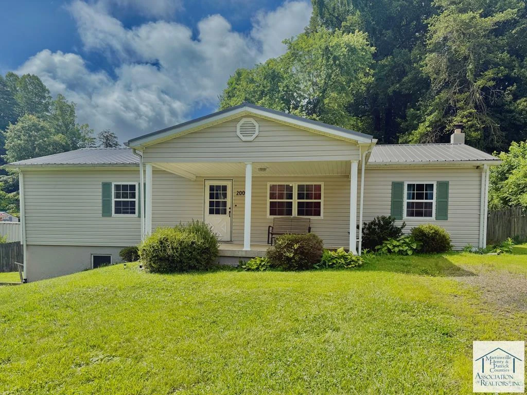 200 Vernon LN