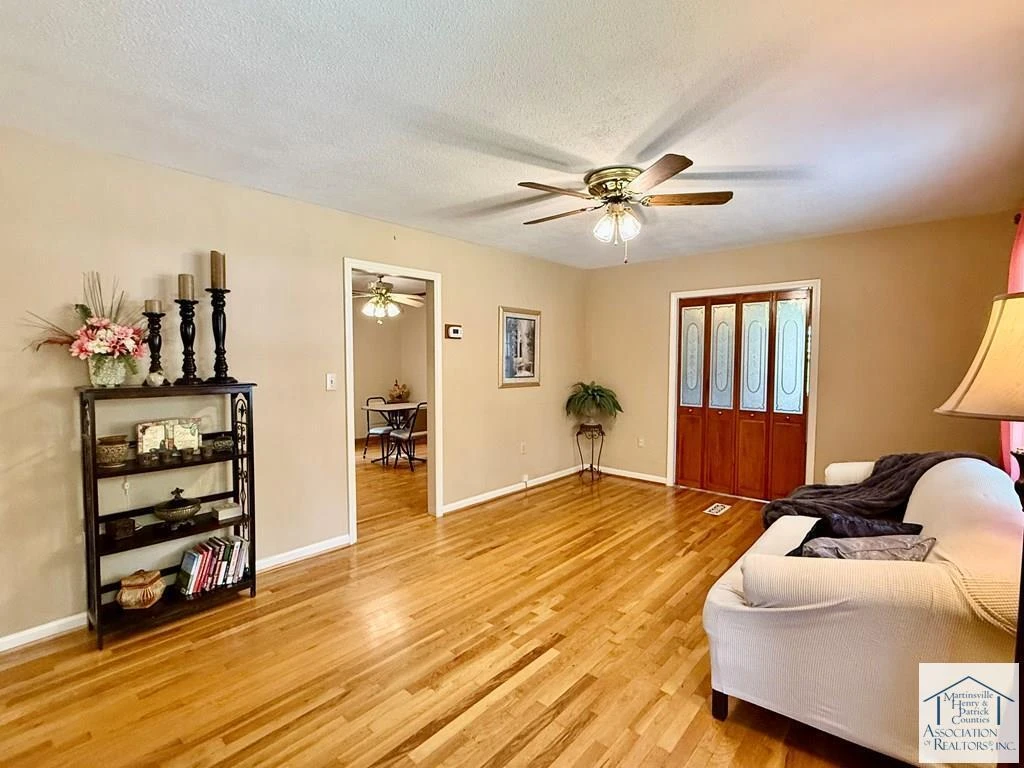 200 Vernon LN - Photo 3