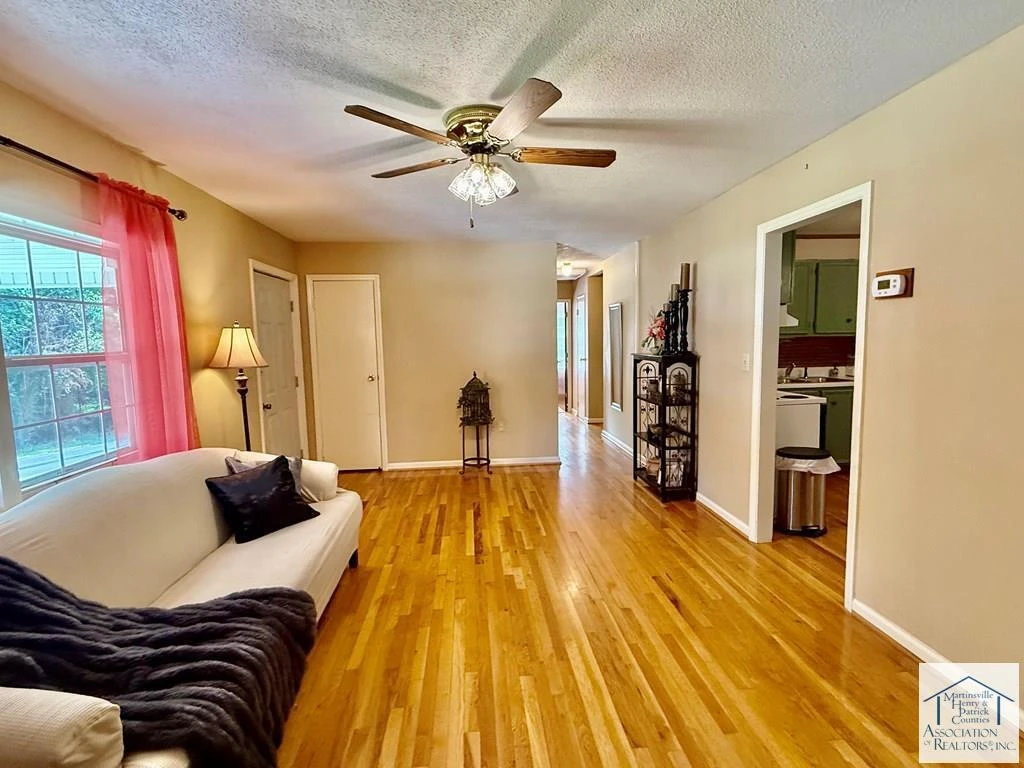 200 Vernon LN - Photo 5