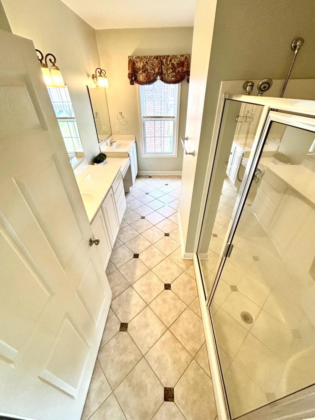1613 Forest Highlands CT - Photo 13