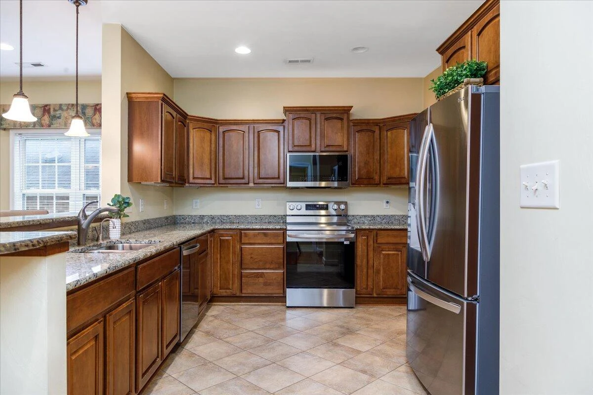 1613 Forest Highlands CT - Photo 4