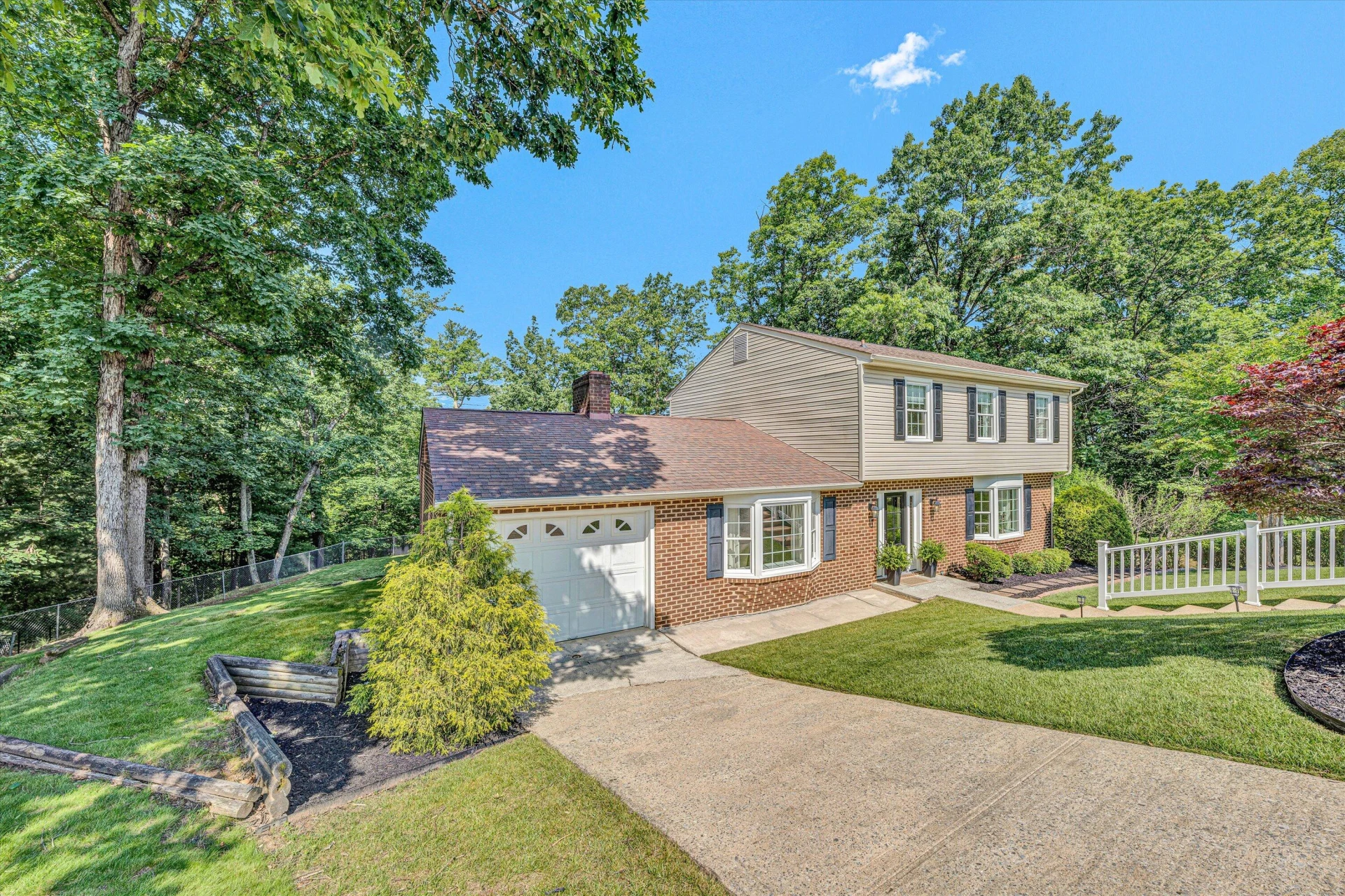 134 SAWYER DR - Photo 2