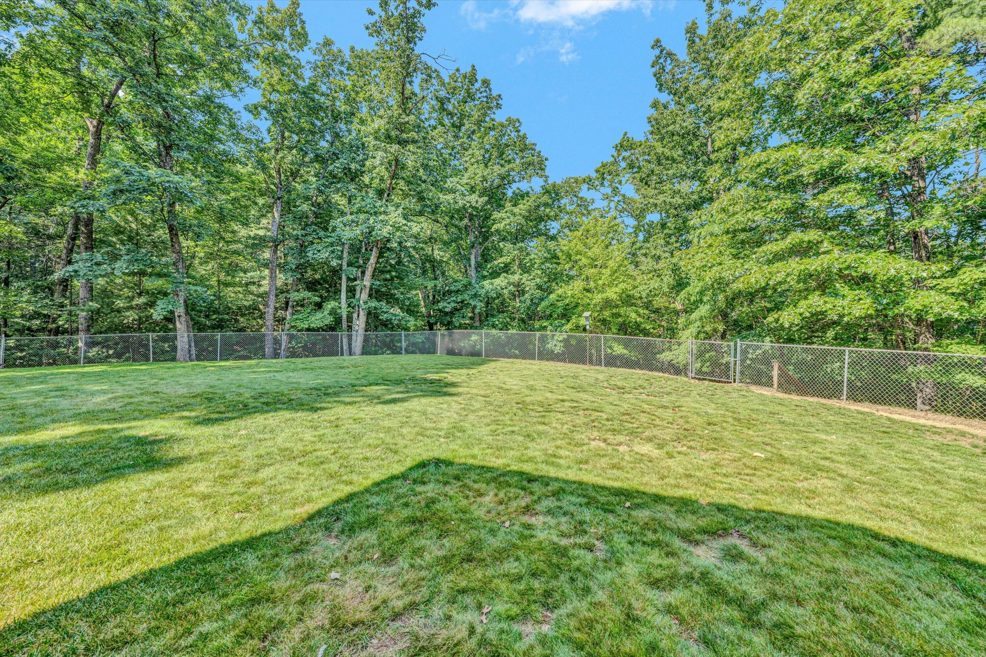 134 SAWYER DR - Photo 36