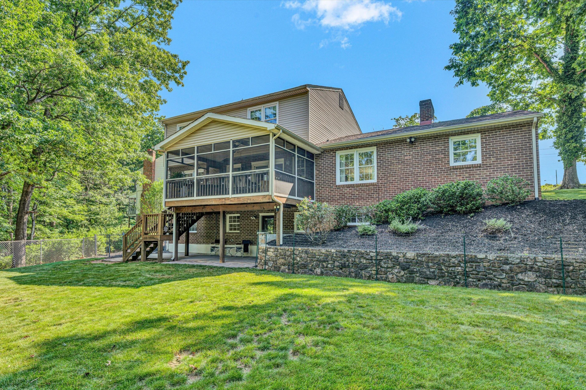 134 SAWYER DR - Photo 39