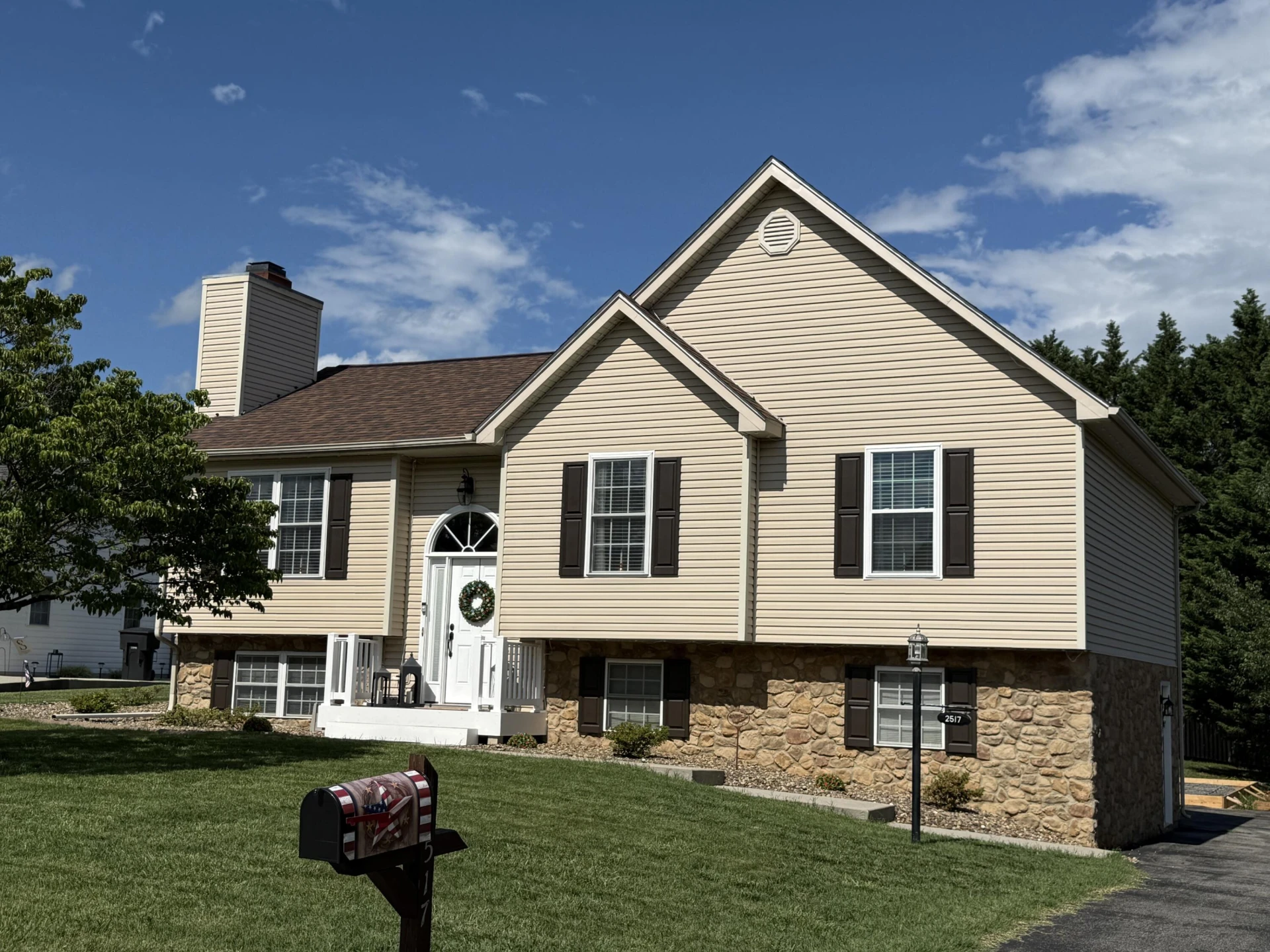 2517 Bloomfield AVE