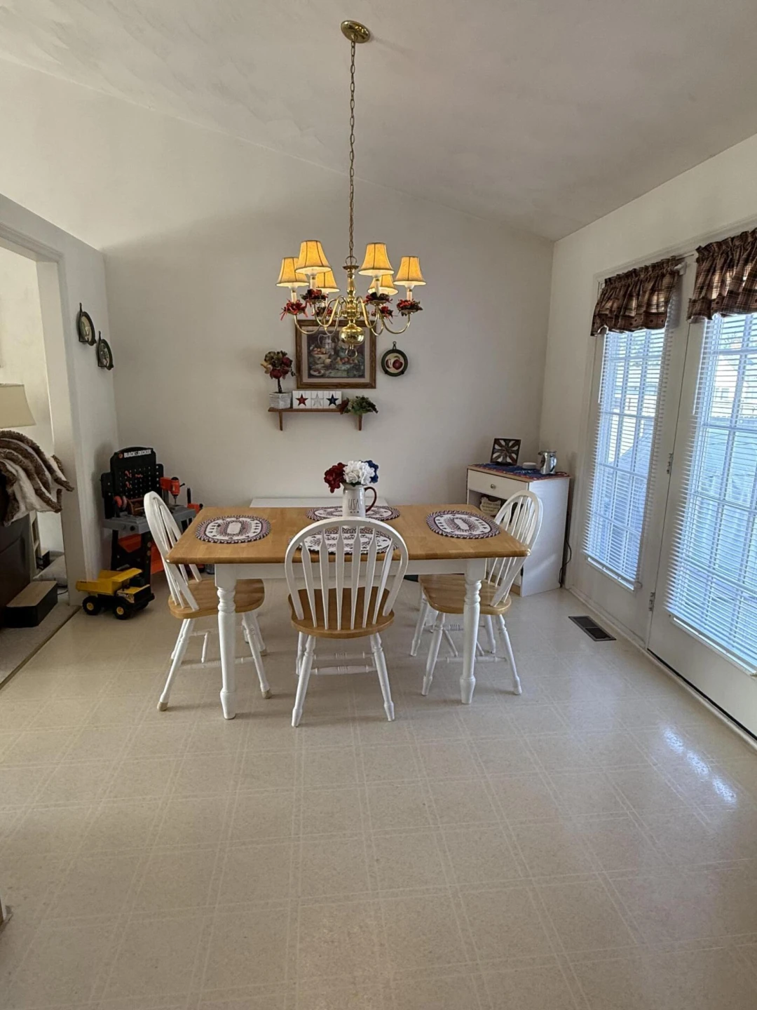 2517 Bloomfield AVE - Photo 9