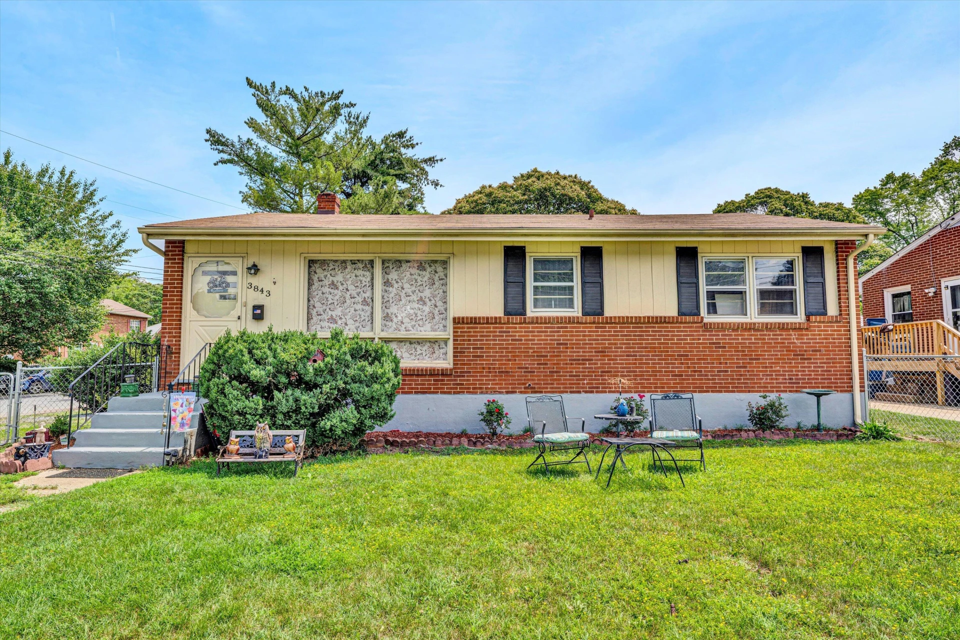 3843 Plantation RD - Photo 2