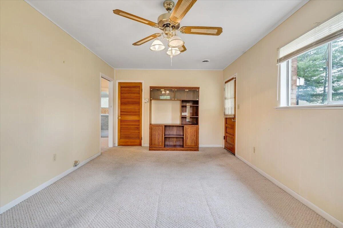 2619 Embassy DR - Photo 14