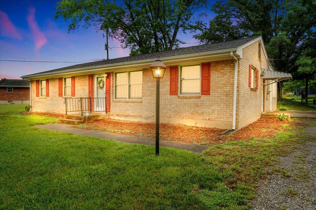 2619 Embassy DR - Photo 3