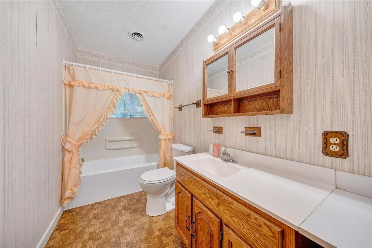 2619 Embassy DR - Photo 21