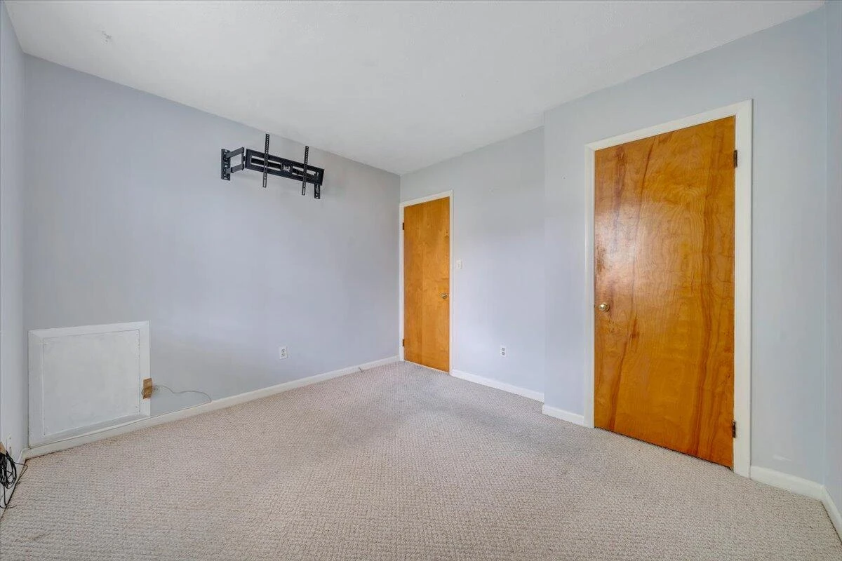2619 Embassy DR - Photo 23