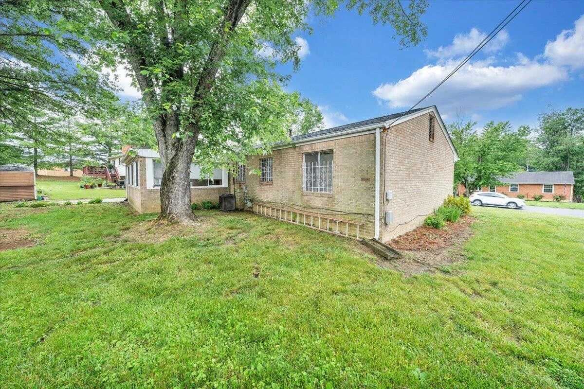 2619 Embassy DR - Photo 29