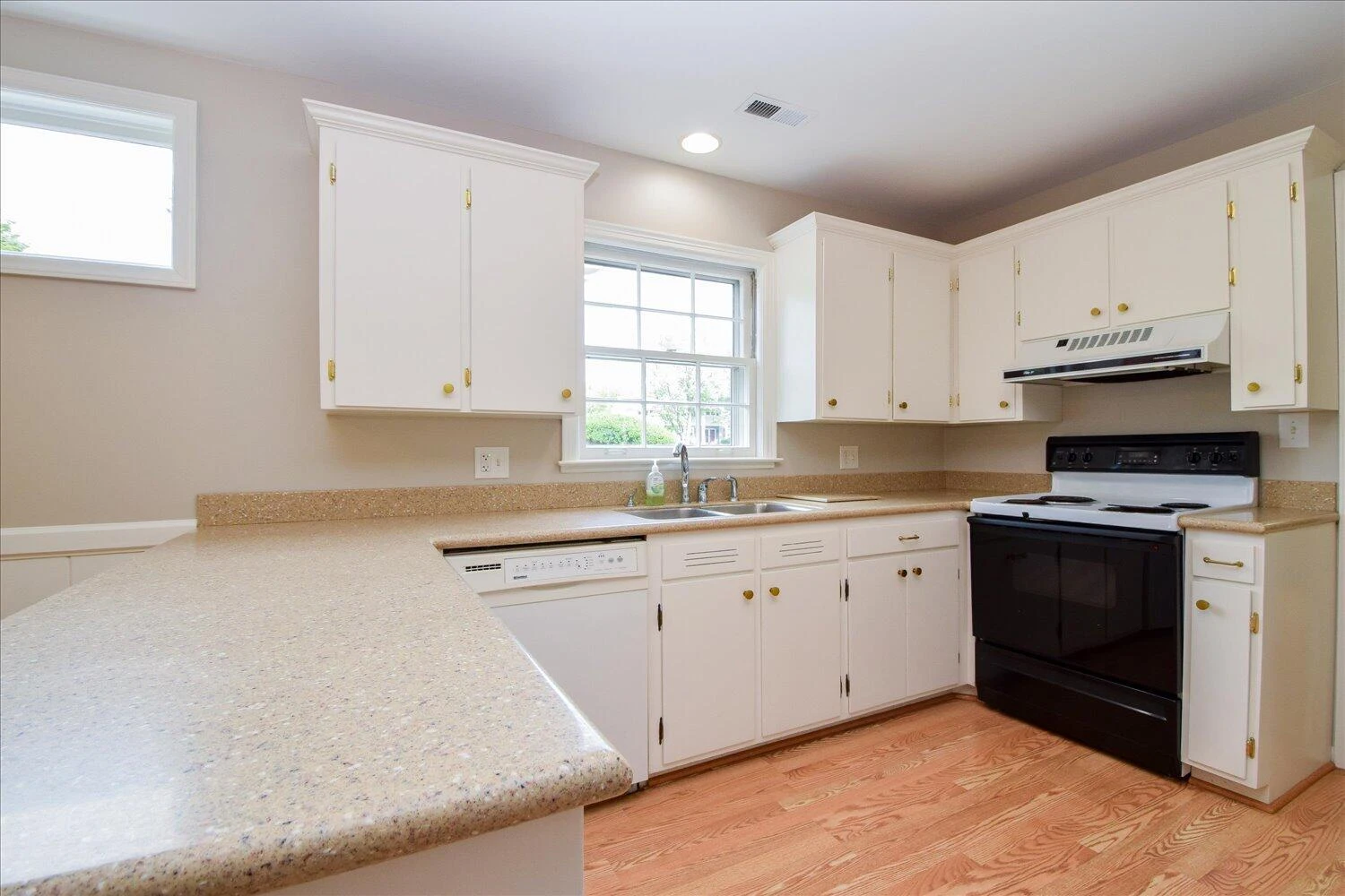 115 Bartley DR - Photo 11