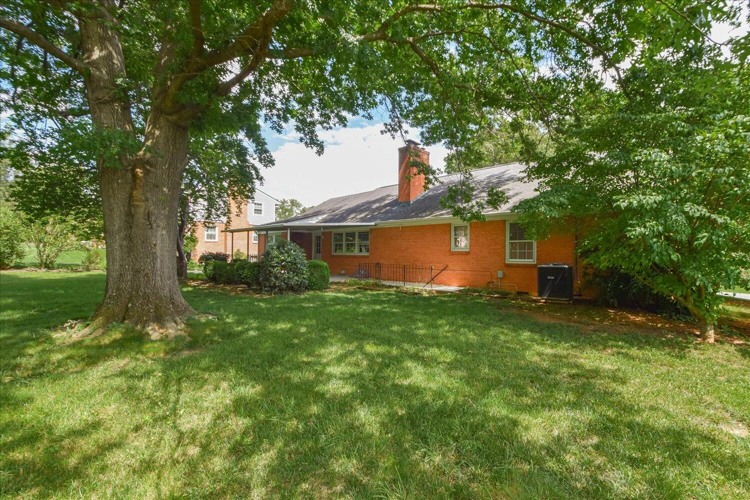 115 Bartley DR - Photo 32