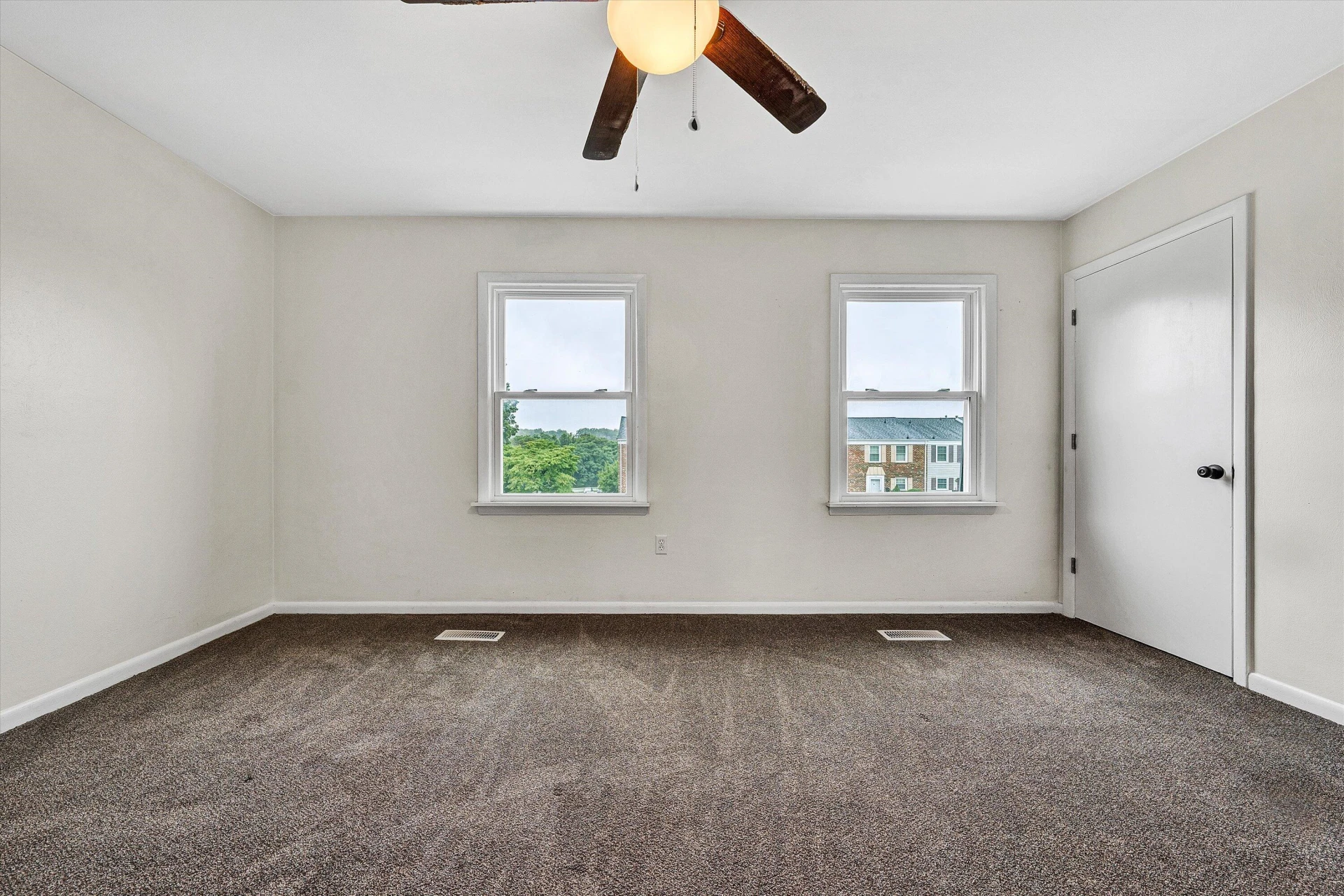 101 Oxford Square - Photo 19